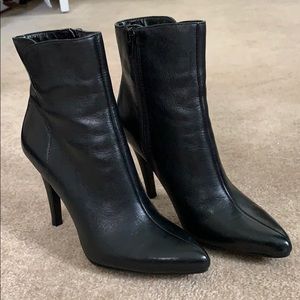 Nine West Gettyo Heeled Boots, Women’s 5, Black